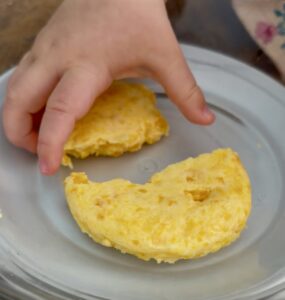 Lire la suite à propos de l’article Flan carotte-fromage : une idée simple pour continuer à proposer l&rsquo;œuf et le lait de vache
